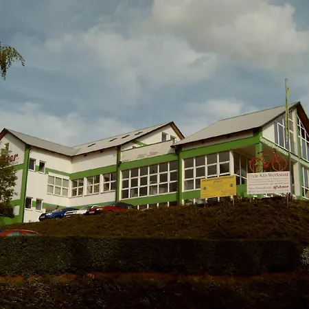 New York * הוהנשטיין-ארנסתל